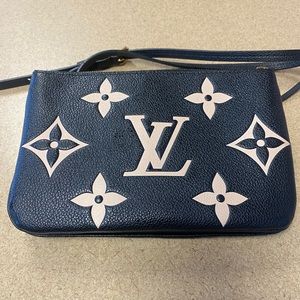 Authentic LOUIS VUITTON Double Zip Pochette